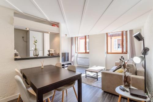 Photo de la galerie de l'établissement Le Saint Jean - Appartement Rue Carnot pour 2 - 4 pers, à Annecy