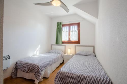 Cama o camas de una habitación en Mistral Seafront by MarCalma