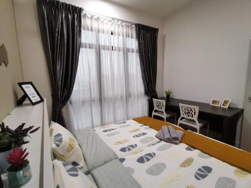 Katil atau katil-katil dalam bilik di POOLVIEW Geniehome 3BR Free100mbps and Carpark at Utropolis Shah Alam