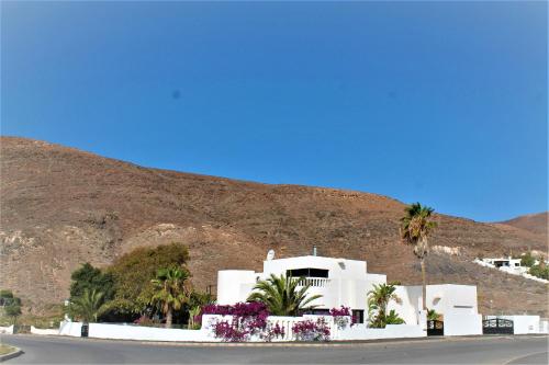 Gallery image of Villa Paradise Beach in Giniginámar