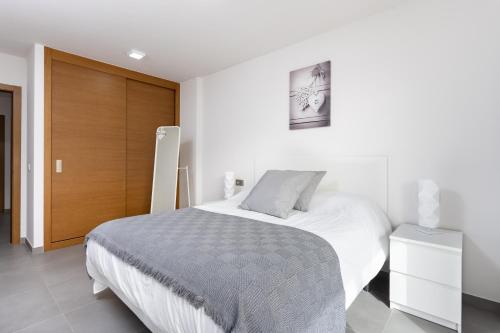 Postel nebo postele na pokoji v ubytování Eden Rentals Maday Home