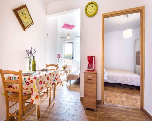Posteľ alebo postele v izbe v ubytovaní Apartment in Vrbnik/Insel Krk 36873