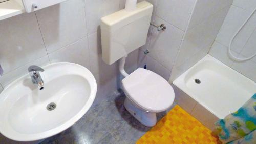 Koupelna v ubytování Apartments in Sveti Petar na Moru 36923