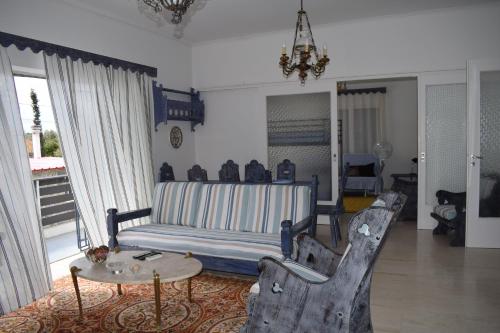 Gallery image of 3h Athina Cottage in Athens Riviera, Saronida in Lagonissi