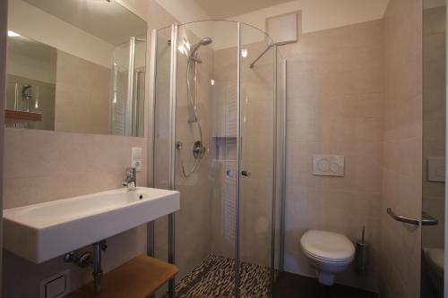 Koupelna v ubytování Garni & Residence Sonngart