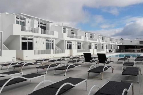 ** LOS GRACIOSEROS ** Sol y Piscina