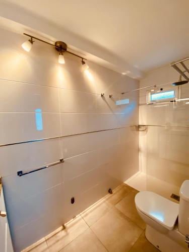 Bilik mandi di Exclusive bungalow with stunning Sea Views by 75Steps
