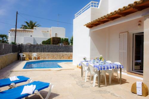 Villa Roca Nova, Portopetro, Spain - Booking.com