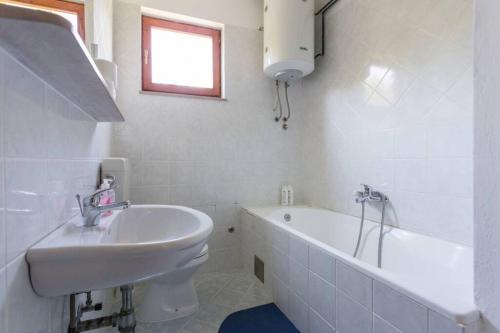Kúpeľňa v ubytovaní Sleep & Fly Cottage