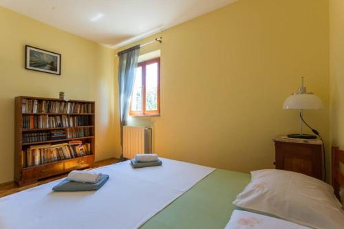 Posteľ alebo postele v izbe v ubytovaní Sleep & Fly Cottage