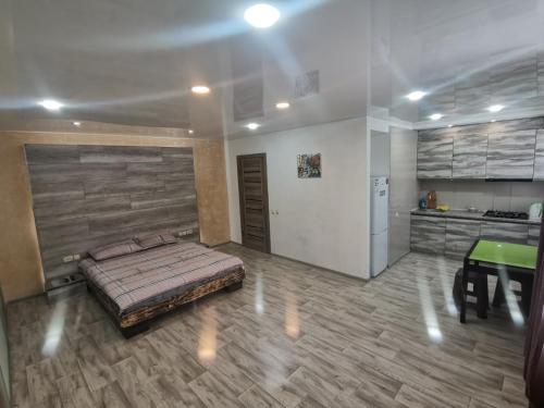 Postel nebo postele na pokoji v ubytování Spacious studio apartment