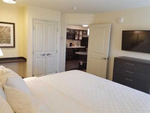 Candlewood Suites - Davenport by IHG photo 29