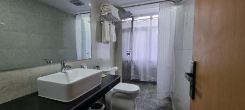 Koupelna v ubytování Durbar Hotel & Residence