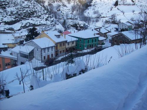 Afbeelding uit fotogalerij van Hotel Restaurante Casa Manolo in Páramo