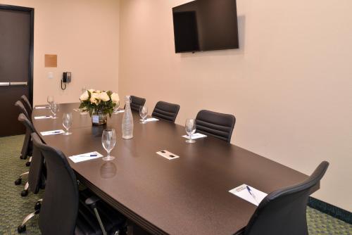 Бизнес-центр и/или конференц-зал в Candlewood Suites - Austin Airport by IHG