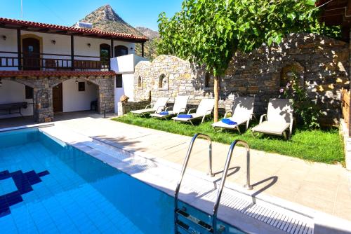 Бассейн в Villa Agia Rethymno или поблизости