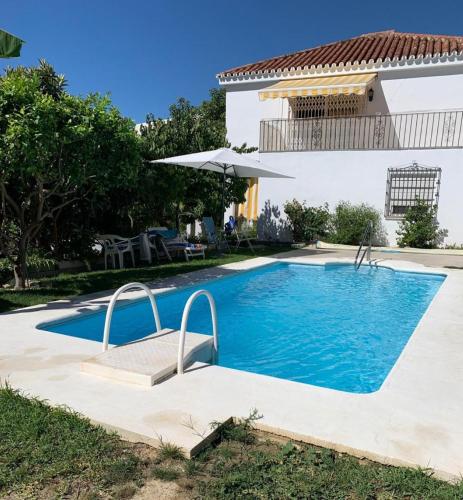 Mejores ofertas de hoteles todo incluido en la Costa de Andalucía 7 Villa Blanca Marbella Center - EaW Homes