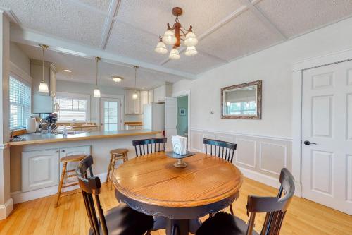 Quaint Bungalow – Photos 5