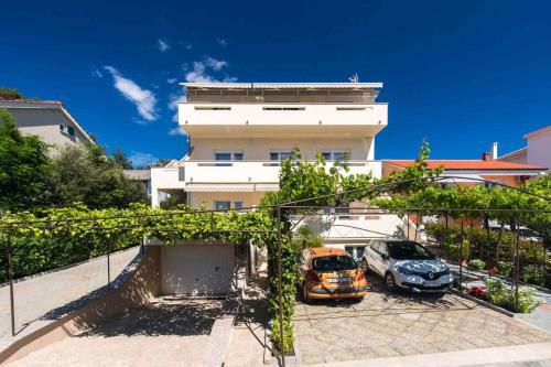Apartment in Punat/Insel Krk 13400