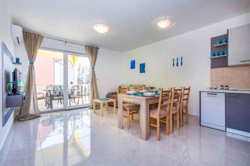 Apartment in Dramalj 5744