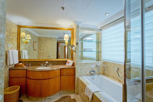 Koupelna v ubytování Crowne Plaza Qingdao by IHG