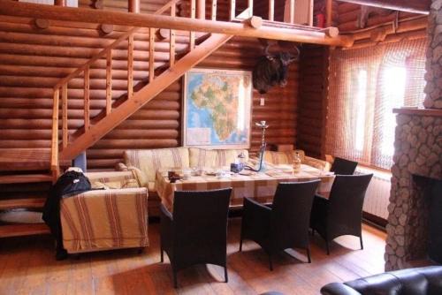 Restoran atau tempat lain untuk makan di Сруб Вилково