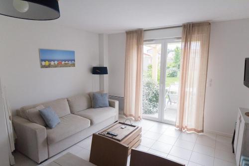 Photo de la galerie de l'établissement Une maisonnette vendéenne, avec accès piscine, à Saint-Hilaire-de-Talmont