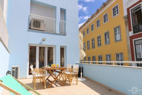 Azulejos' Charming Apartment with Terrace 2 by Lisbonne Collection