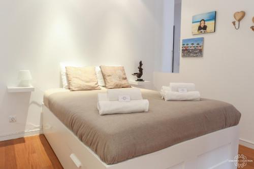 Comfort Apartment with Balcony by LovelyStay