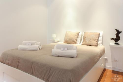 Comfort Apartment with Balcony by LovelyStay