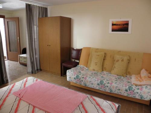 Posteľ alebo postele v izbe v ubytovaní Apartments Milan in Baska (863)