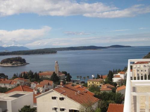 Apartment in Hvar town with sea view, terrace, air conditioning, W-LAN (3666-5)
