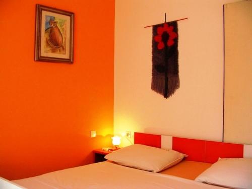 Posteľ alebo postele v izbe v ubytovaní Vacation Apartment in Pakoštane with terrace, WiFi, washing machine (3539-4)
