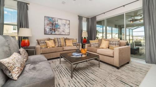 Luxurious 5 Bedroom Pool Home in Solara Resort That Sleeps 12, Kissimmee, Statele Unite ale Americii