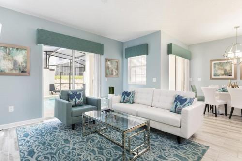Modern 4 Bed 3 Bath Townhome in ChampionsGate Golf Resort, Davenport, United States
