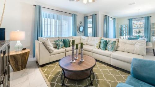 Gorgeous 6 Bedroom 5 Bath Pool Home in Story Lake Resort, Kissimmee, Statele Unite ale Americii