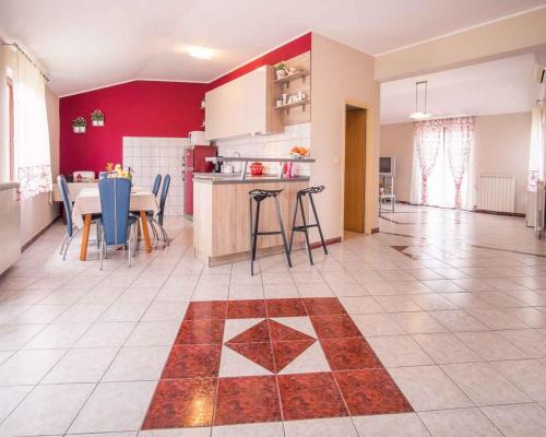 Fotografia z galérie ubytovania Apartment in Vrbnik/Insel Krk 14527 vo Vrbniku