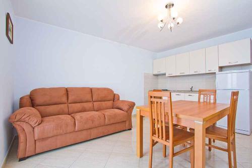 Two-Bedroom Apartment in Novigrad I
