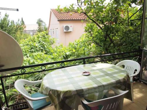 Balcony o terrace sa One-Bedroom Apartment in Orebic II