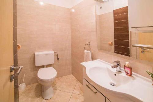 Kúpeľňa v ubytovaní Apartment Vrbnik 21