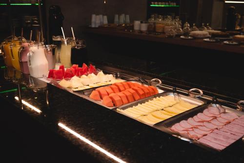 Makanan di atau berdekatan hotel