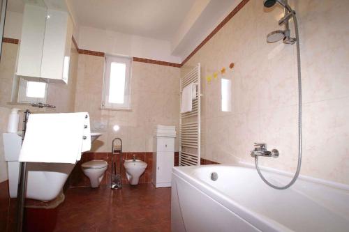 A bathroom at Apartment in Malinska/Insel Krk 12860