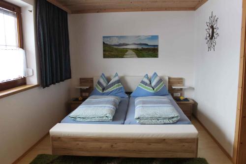 Postel nebo postele na pokoji v ubytování Apartment in Stummerberg - Zillertal 824
