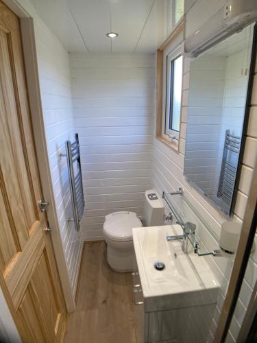 Gallery image of The Cedar Tiny House in Coldingham