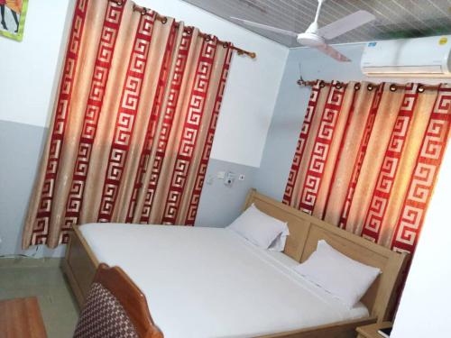 Gallery image of PANAASA GUEST HOUSE in Oko Sombo