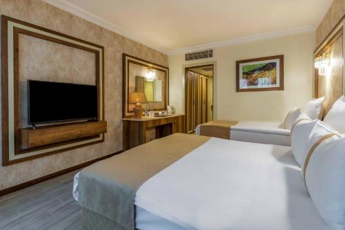 Μια τηλεόραση ή/και κέντρο ψυχαγωγίας στο Polat Thermal Hotel