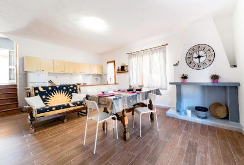 Η κουζίνα ή μικρή κουζίνα στο Villa Su Sole