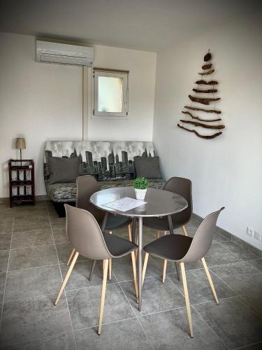 Χώρος καθιστικού στο Lodging Au Milieu des Vignes & des Étoiles
