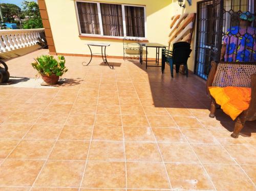 Un balcón o terraza en TEVAH SUITES