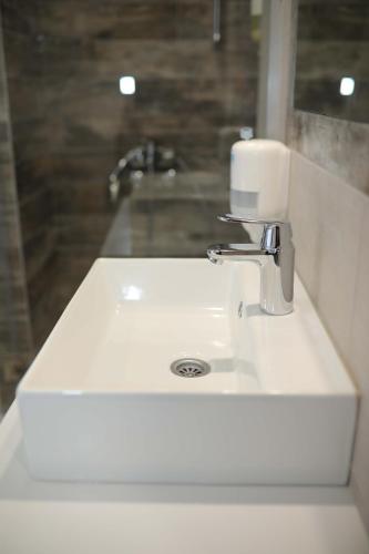 Salle de bains dans l'établissement PALACE MEGDAN